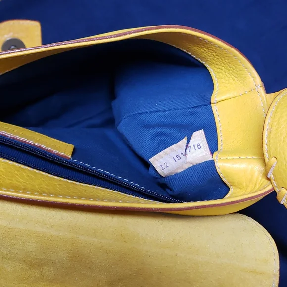 Brand new leather Dooney & Bourke hobo bag. - Picture 7 of 10